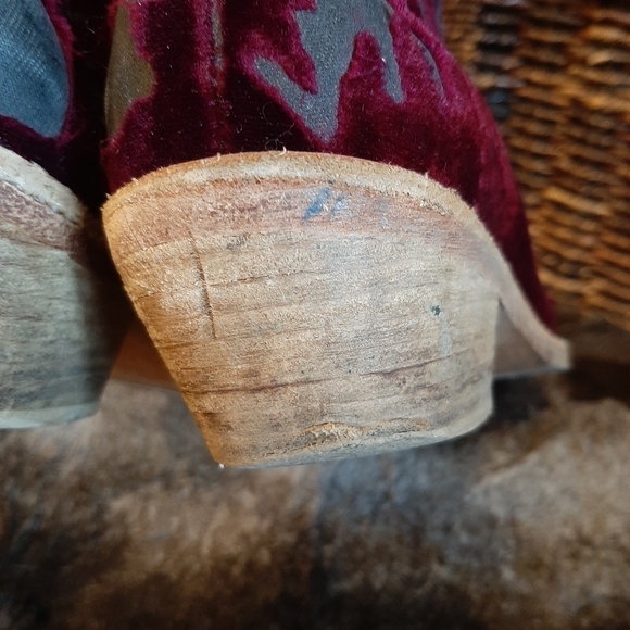 Free People Barbary Distressed Velvet Cowboy Booties 36 Western Boho Witchy Farm - Picture 8 of 14